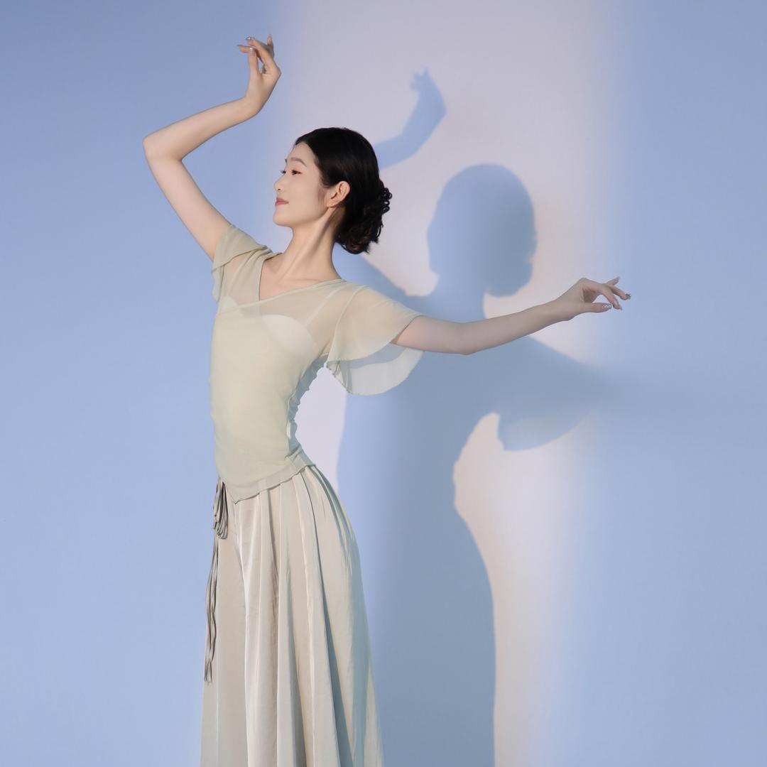 蓝天舞蹈-小卜老师