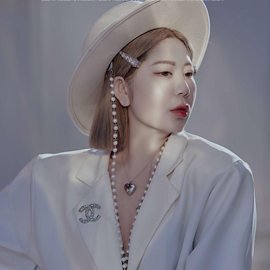 阿城婚纱店板娘