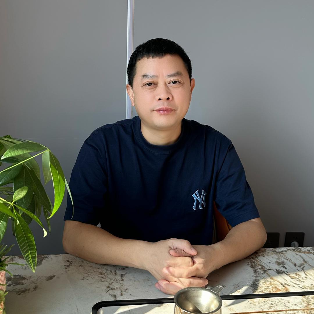 帆麦自助KTV-老何