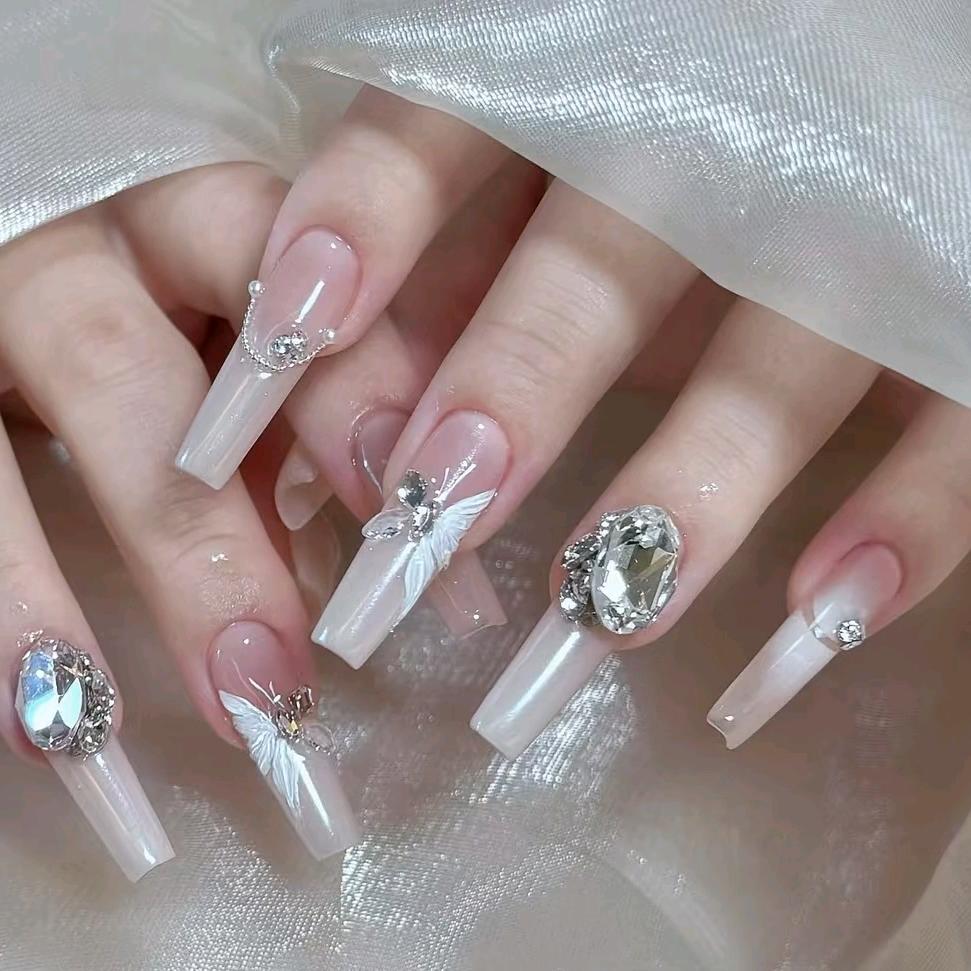 壹品白鹤美甲美睫