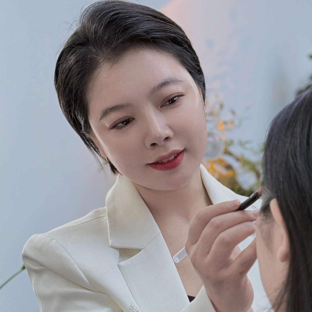 成都野生眉晴芸