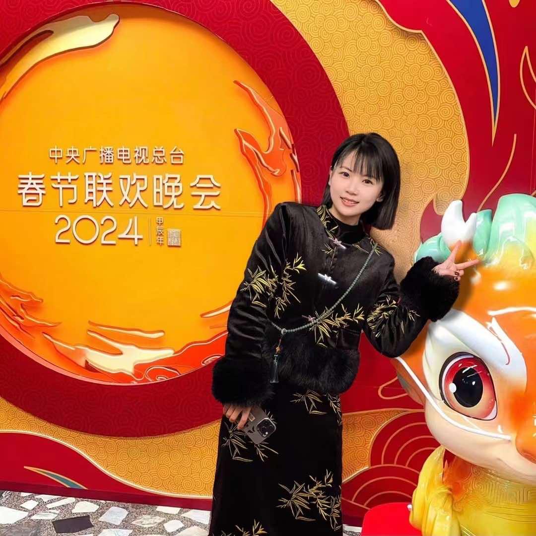 兰陵漫汀婚纱依米
