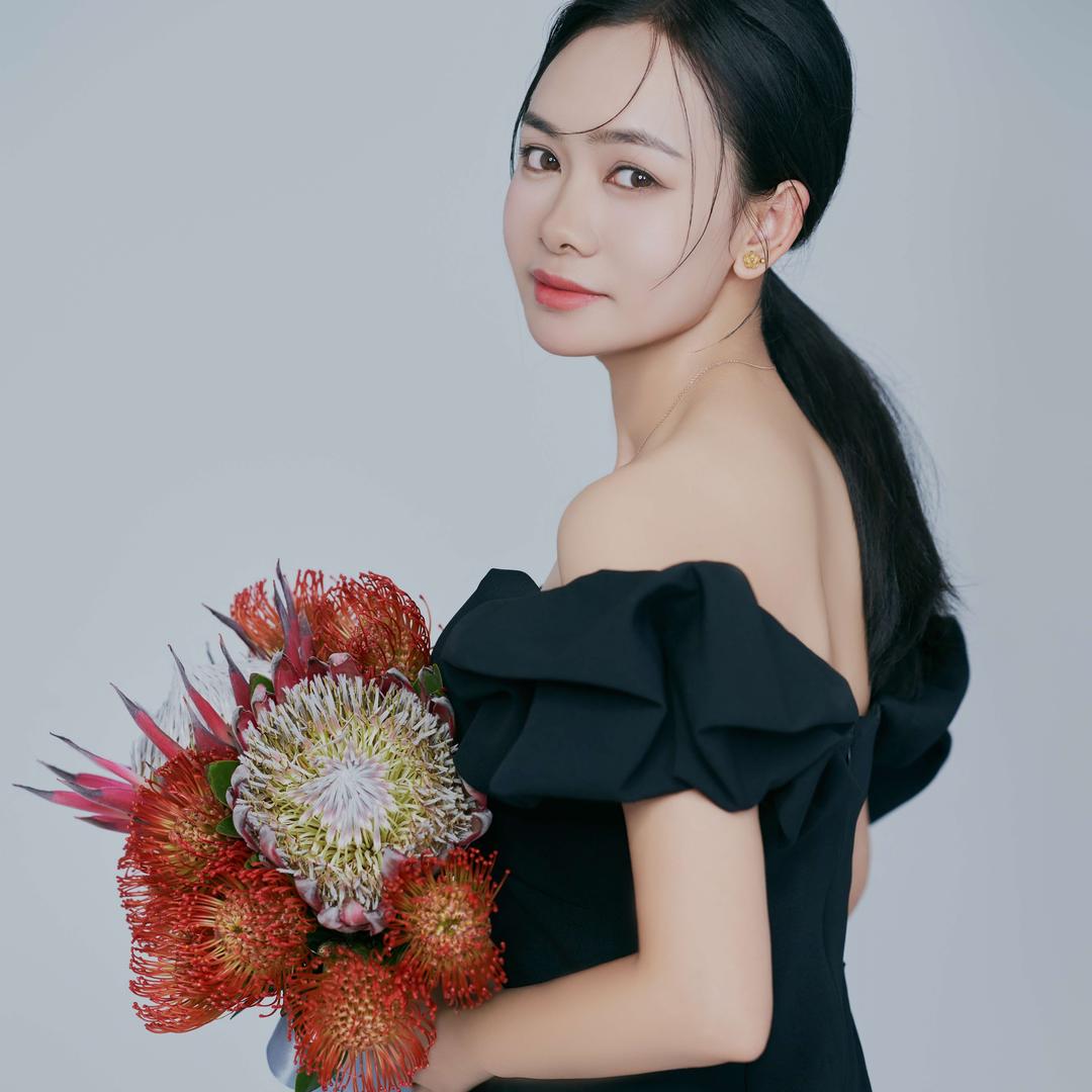 悠然花屋龙姑娘