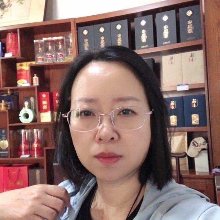 瑞丰酒水的王蕊