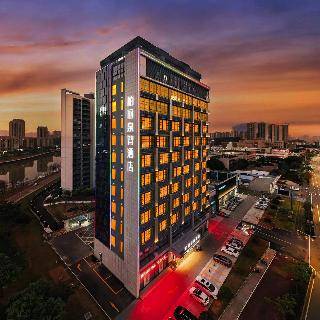 柏丽泉智酒店（江门滨江体育中心店）