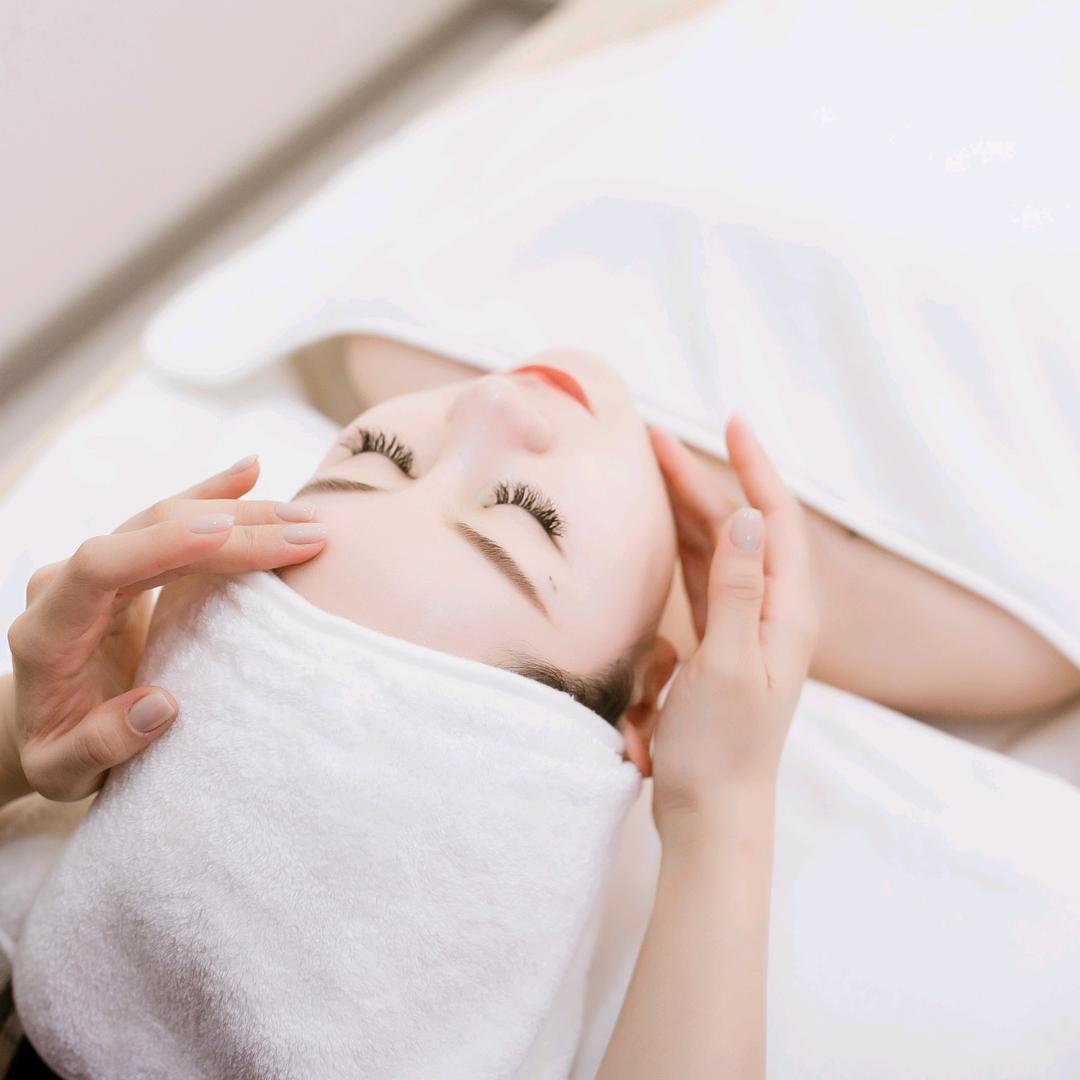 伊人肌秘【名人伊美店】