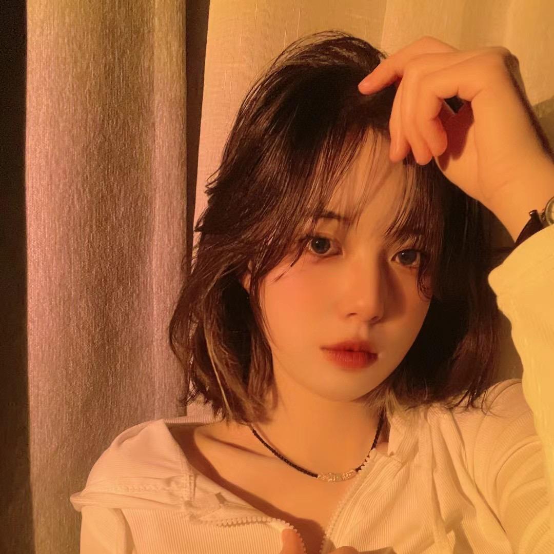 许昌女发型师颖颖