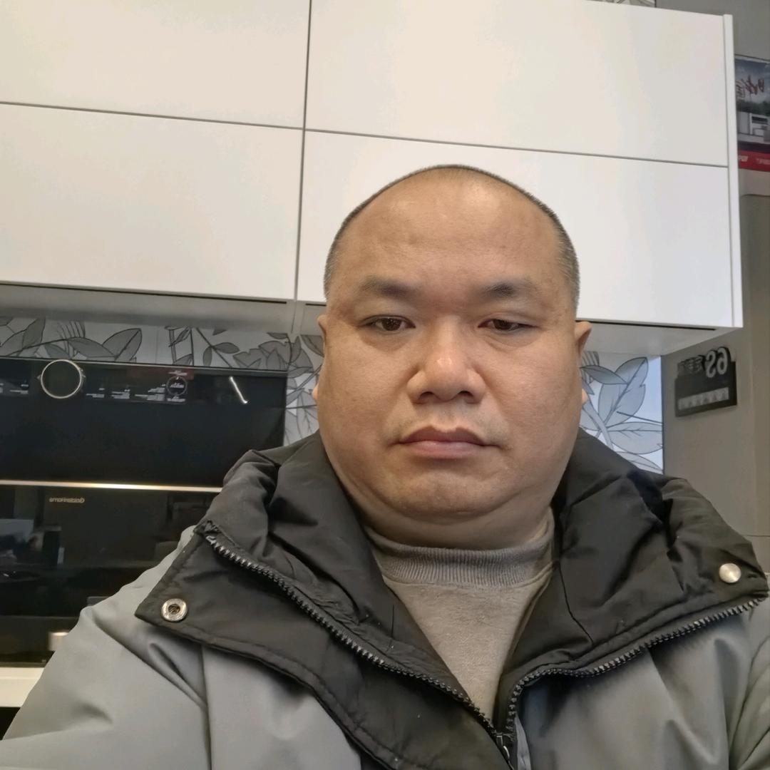 金牌整家定制（江夏欧亚达店）-易哥