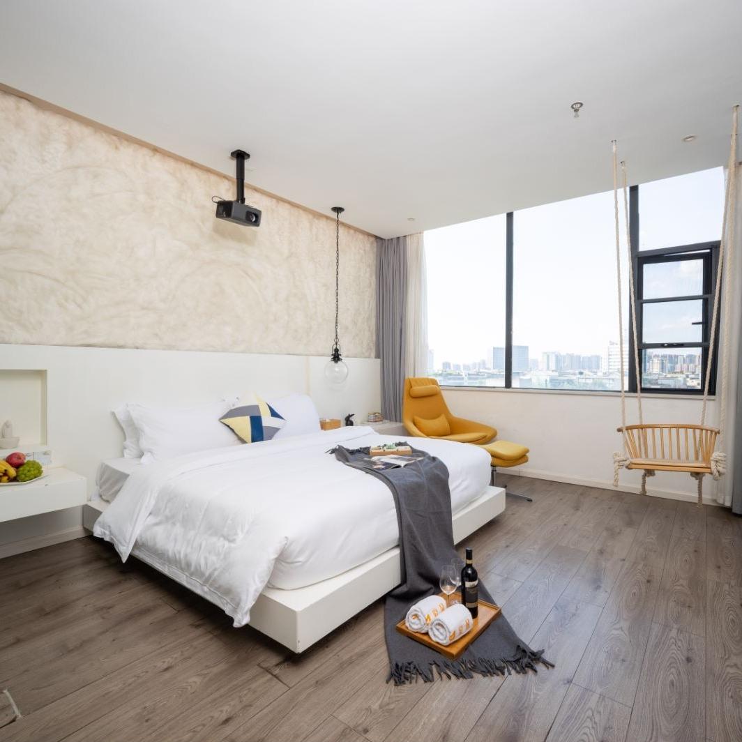 爱朵精品主题酒店(宏远百货店)官方号