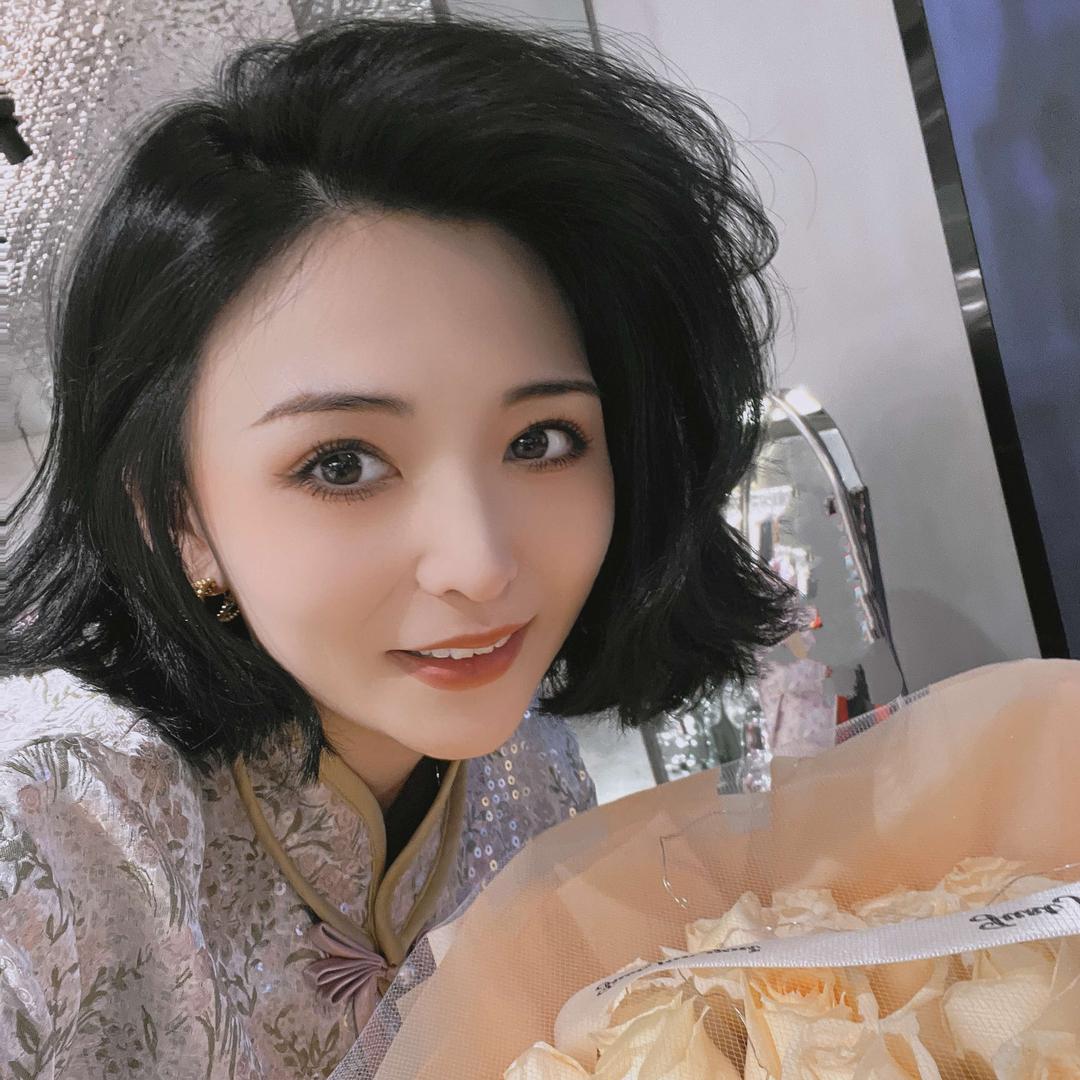 郑州银基广场VIVI服饰店
