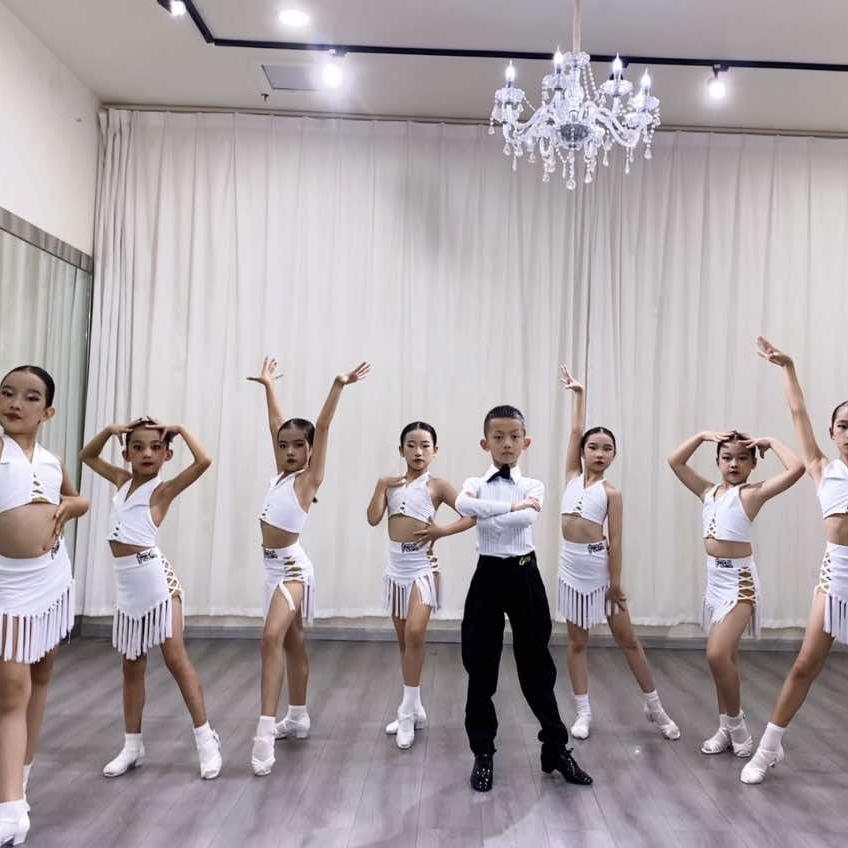 水富惊鸿舞蹈培训有限公司