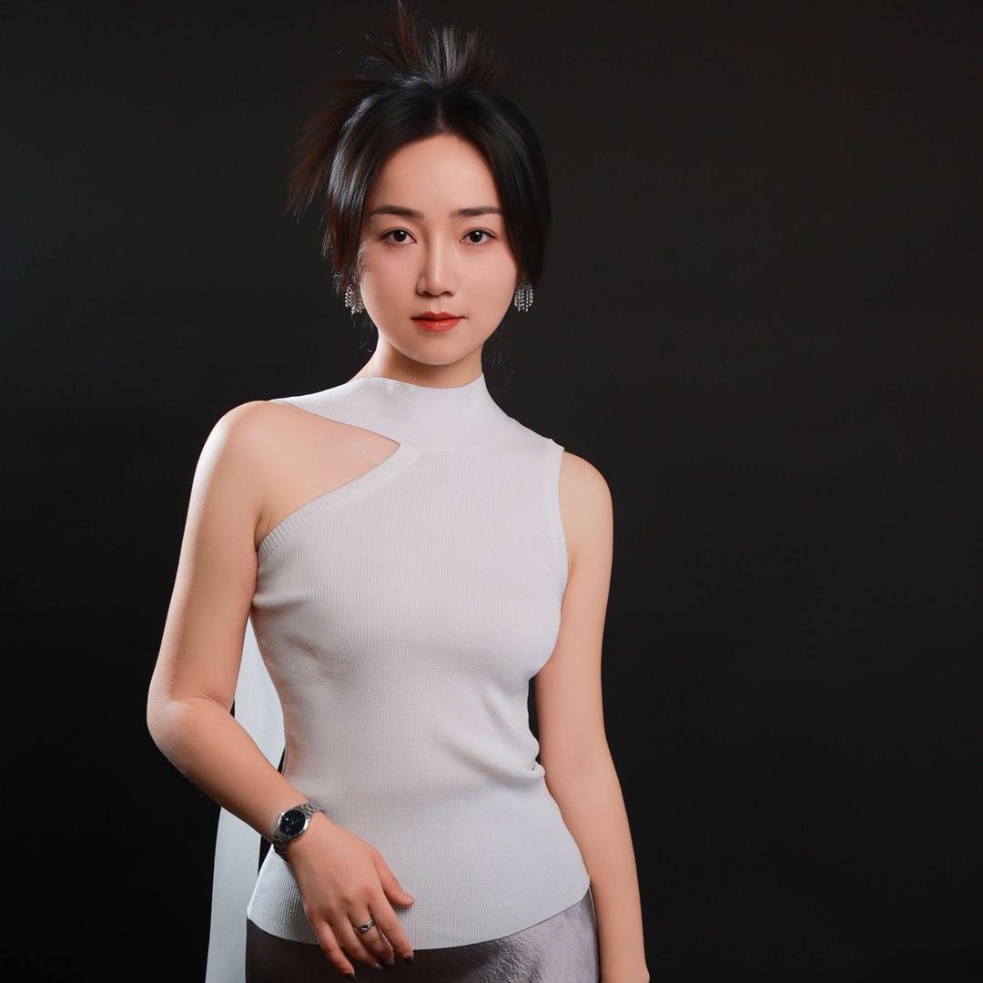 阆中朱珠非秀女装