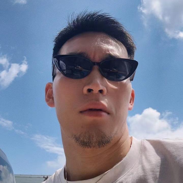 拾铁兽健身-小林哥