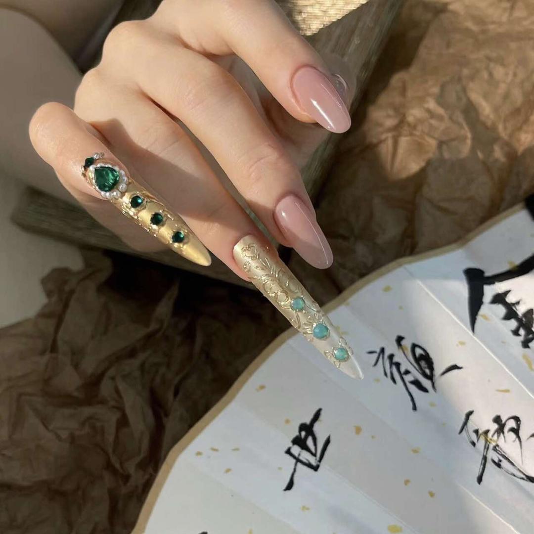 三河市伍月美容中心