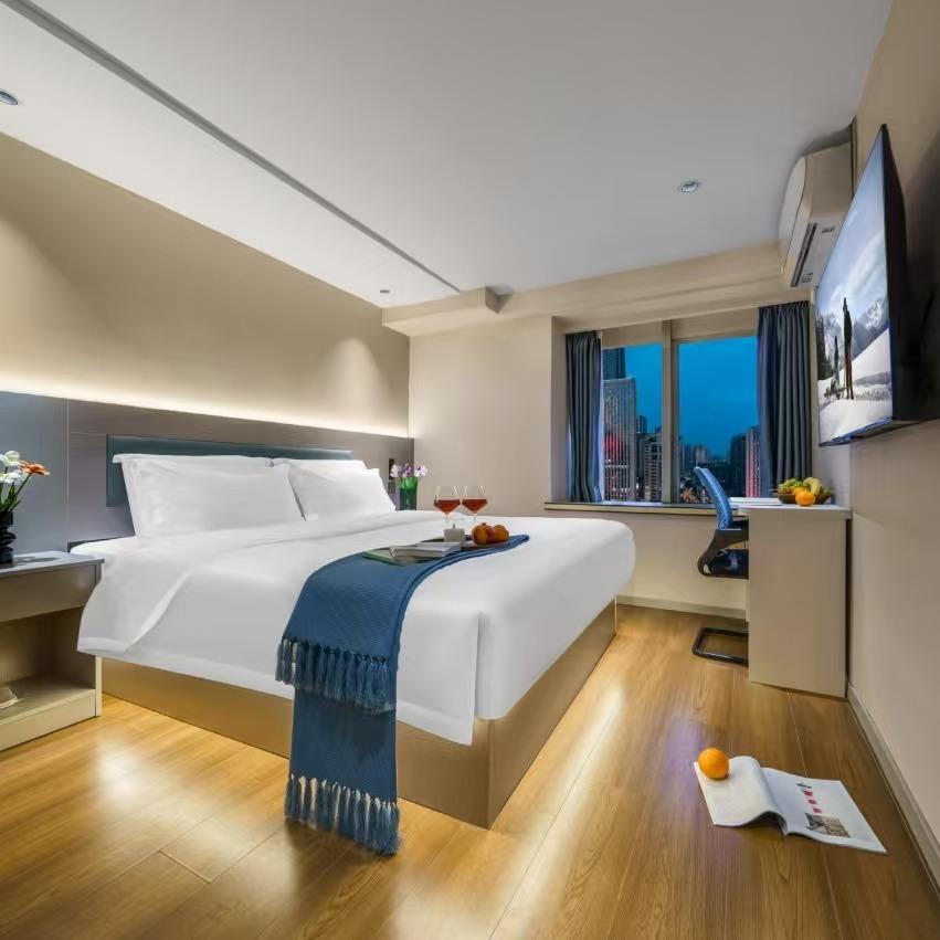 7天优品（重庆观音桥步行街轻轨站店）