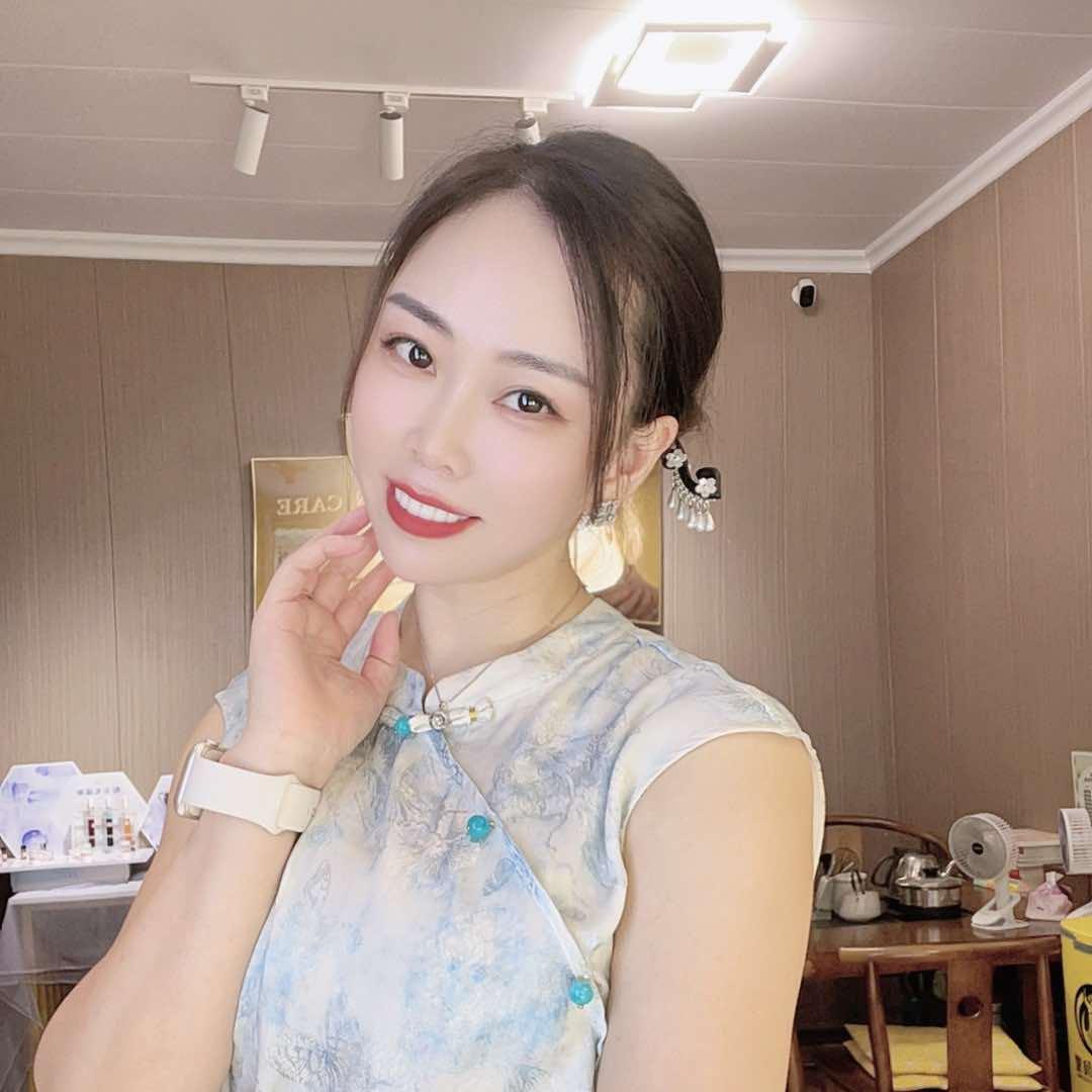 嘉慧（铜梁金悦城肌愈美颜）