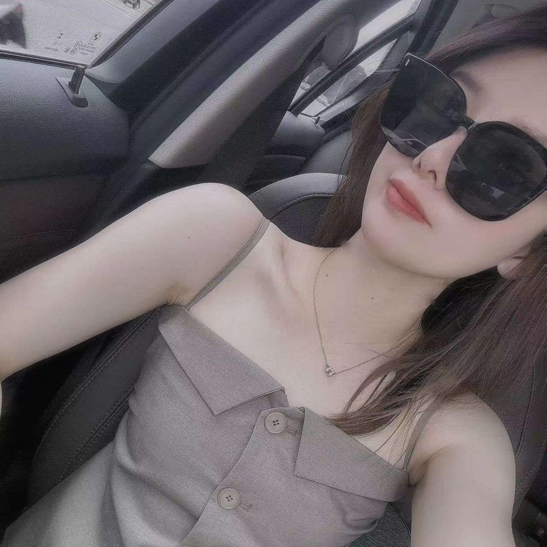 做美甲的小宋
