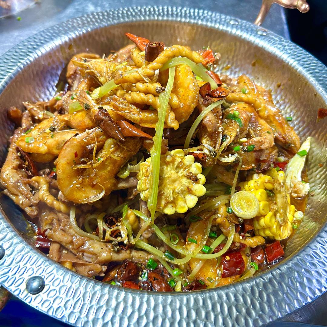 杨大师鸭爪爪特色火锅(中兴街店)官方号