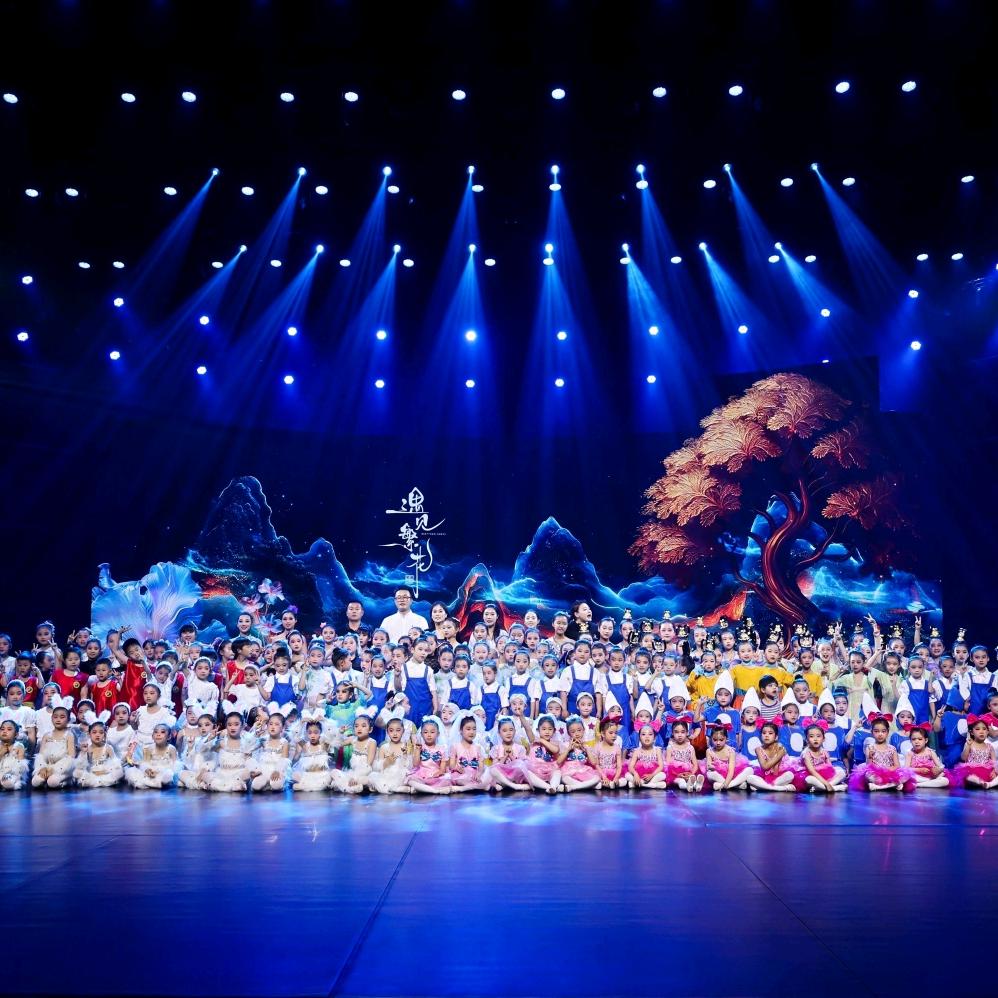 东巴巴舞蹈学校