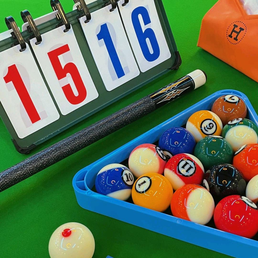 荣耀V8台球俱乐部