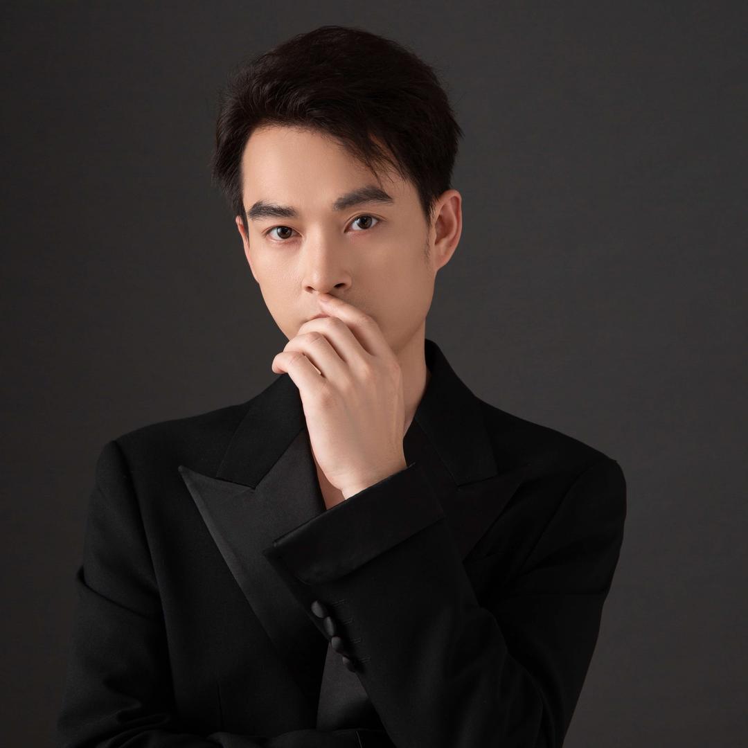 于都云海彭辉假发设计