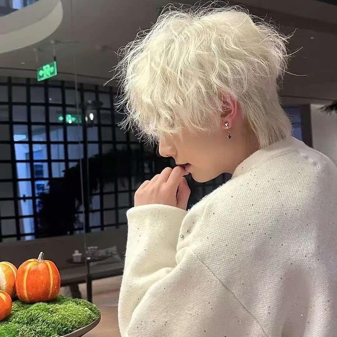 小虫男士理发馆官方号