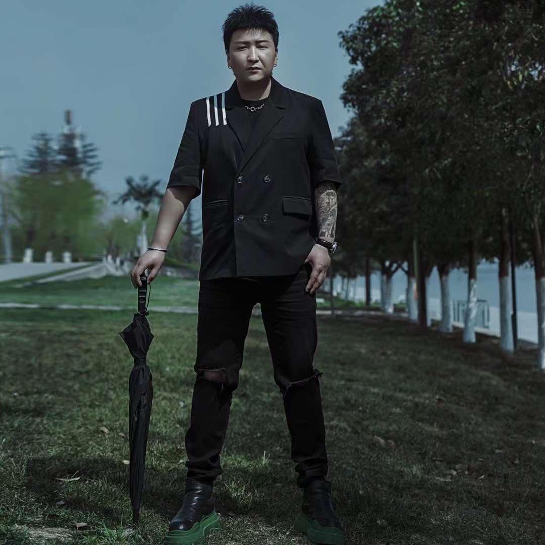 咸阳MIss造型显白发色设计