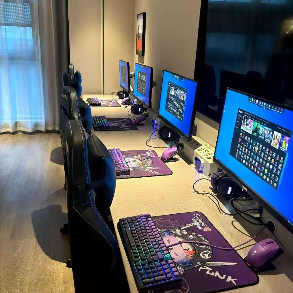 维亚纳电竞酒店(巩义市雅宇新天地店）