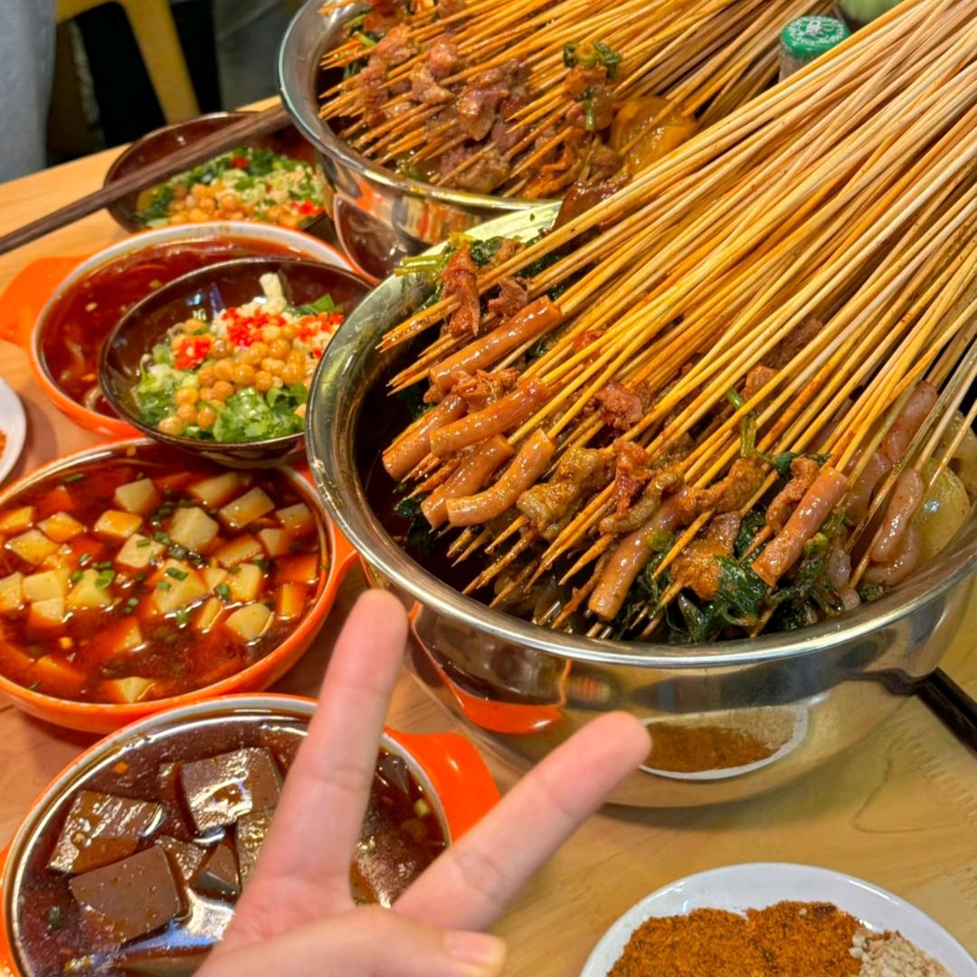 夜市摊摊火锅串串香