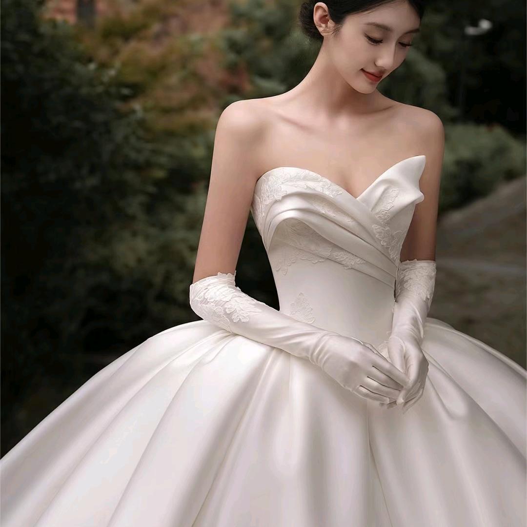 广州洛维思婚纱