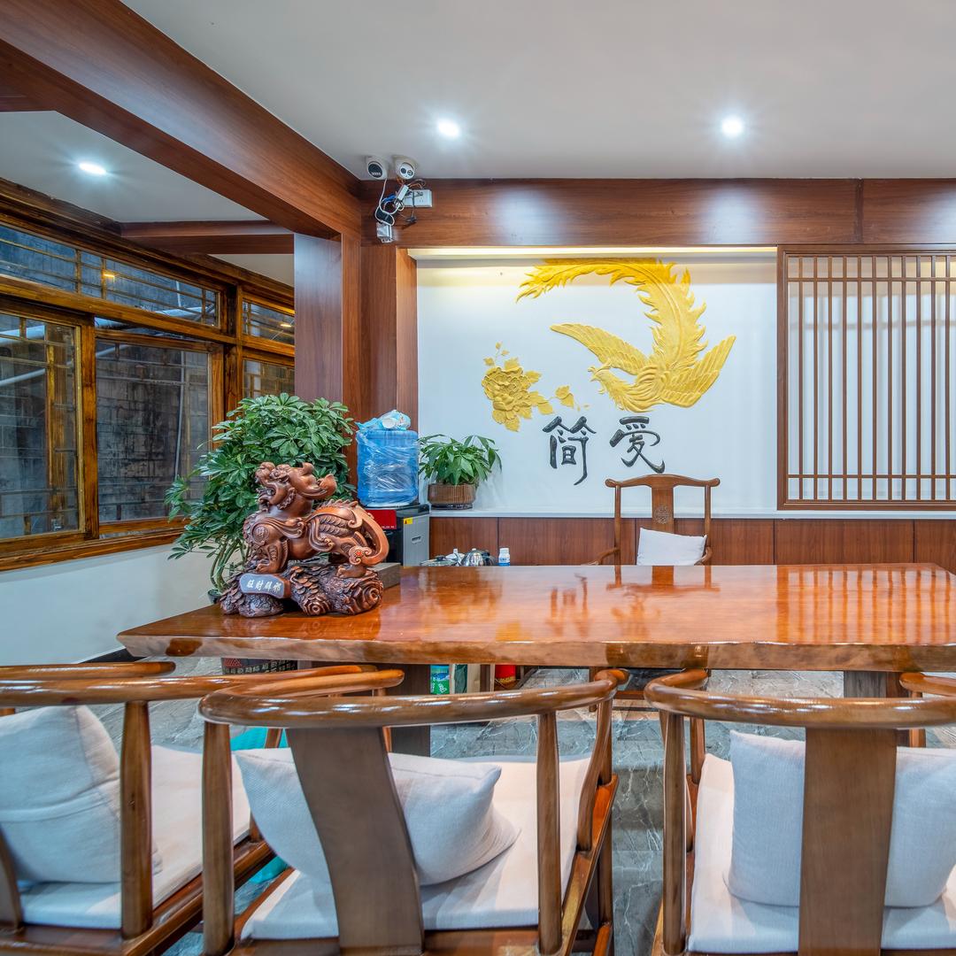 凤凰简爱民宿