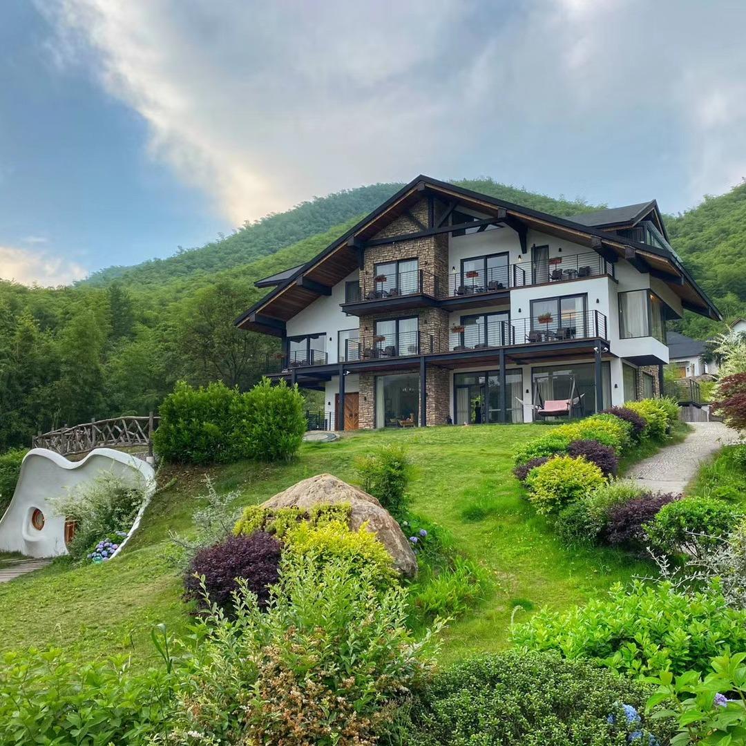 Home Soon·莫干山霍比特小屋