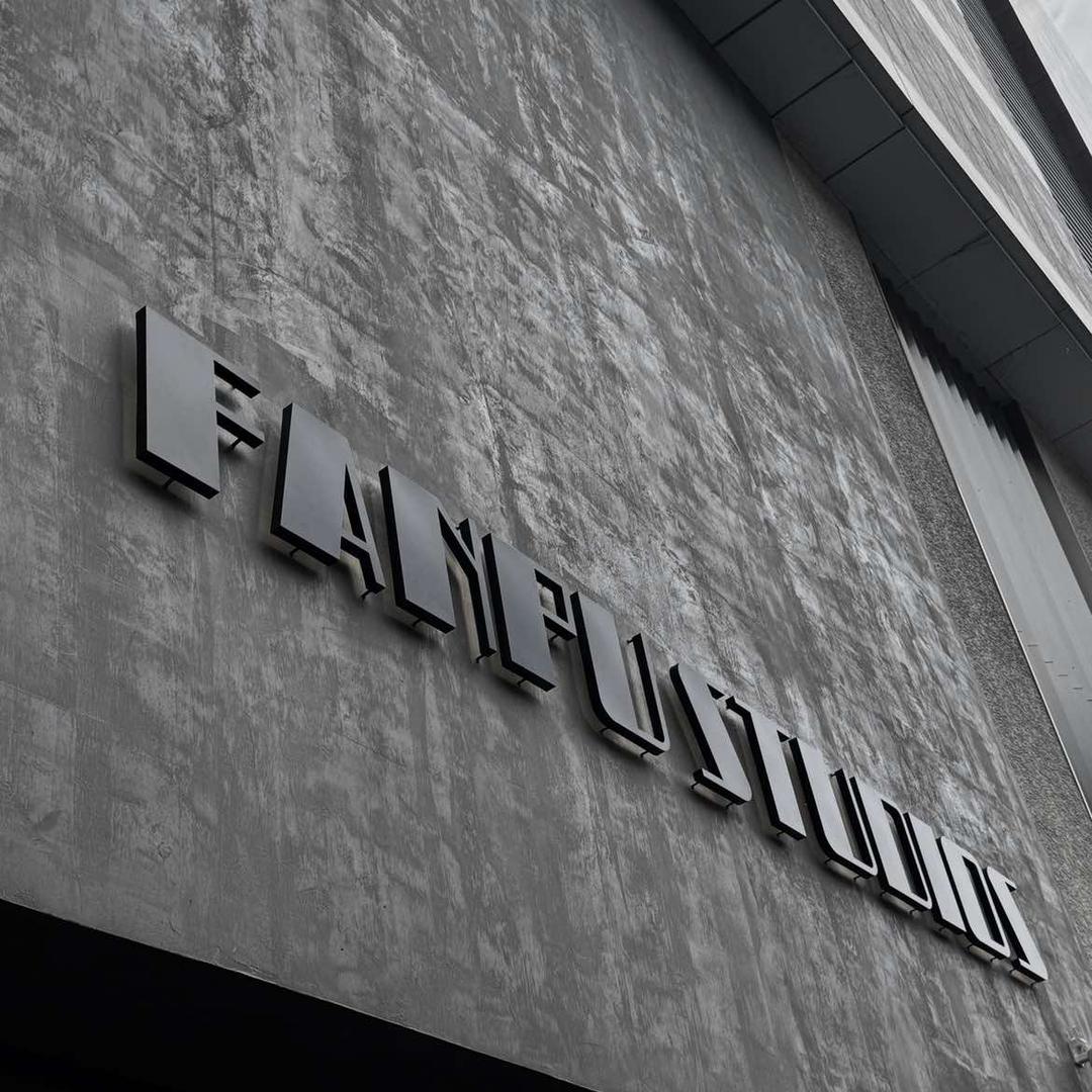 返璞男装线下集合店