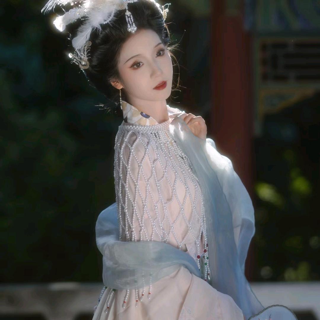 叙影汉服旅拍古风馆官方号