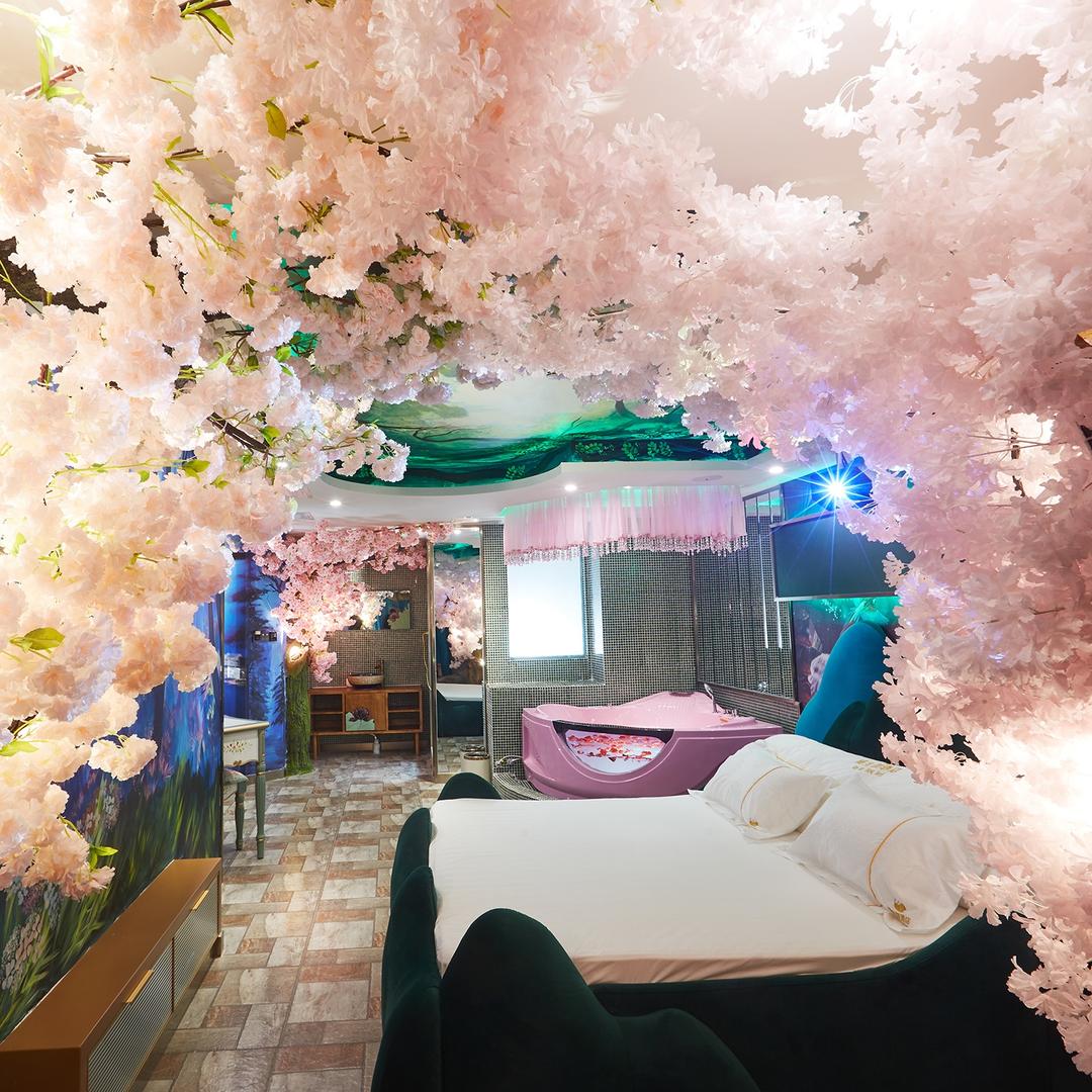 慢主题酒店（高铁站万达店）