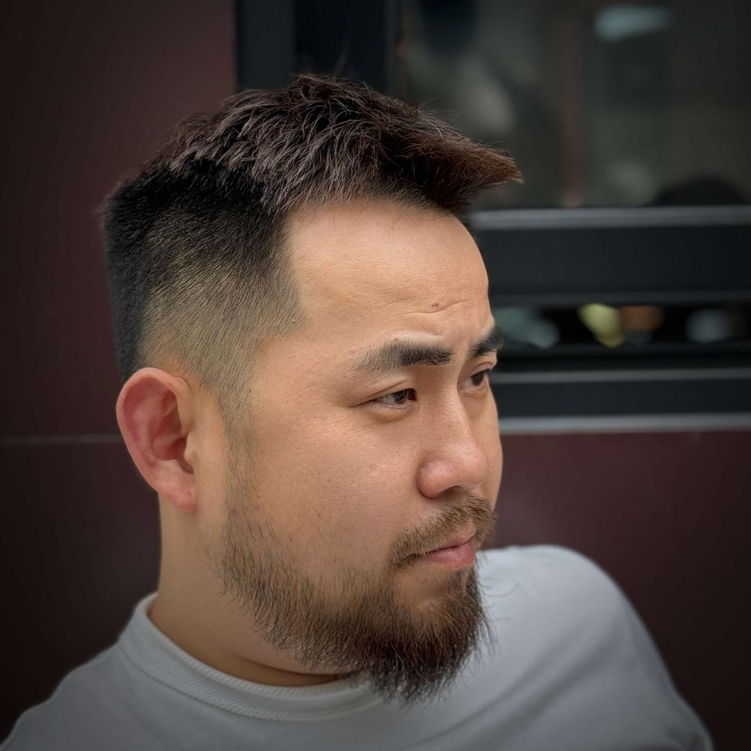 武汉萬男士理发馆何超