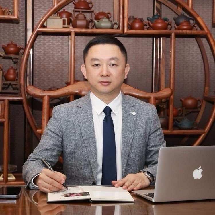 傅总正说