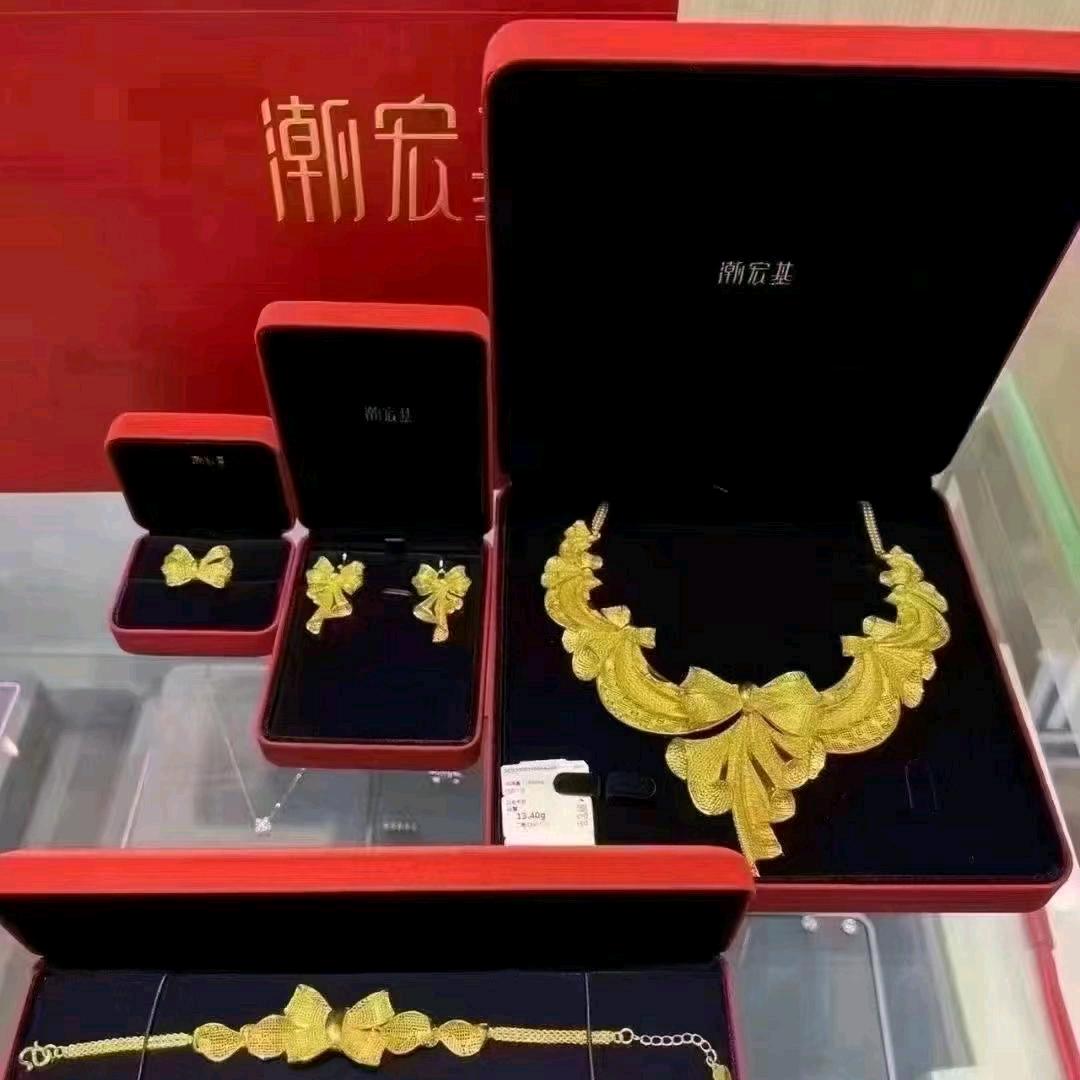 悦城潮宏基艳梅