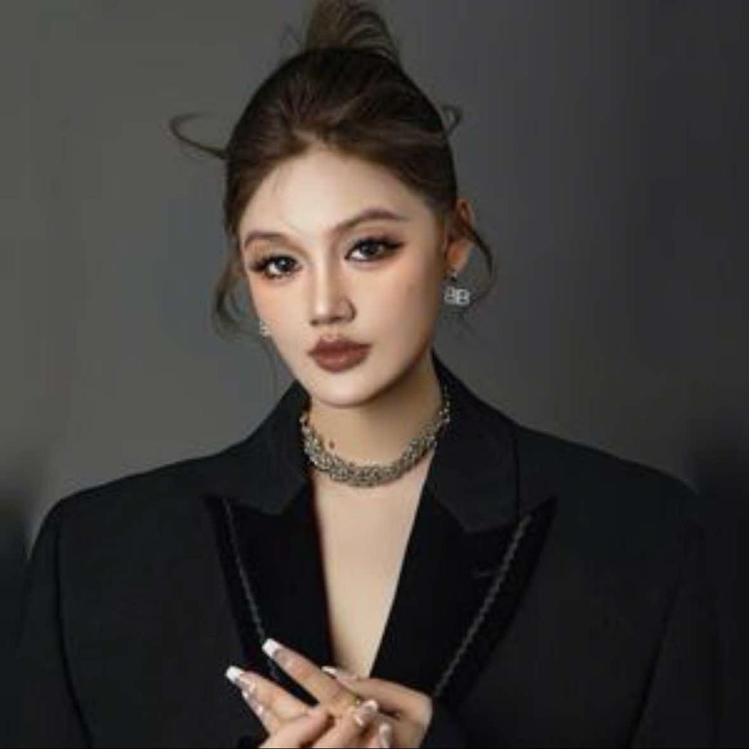 奈彤