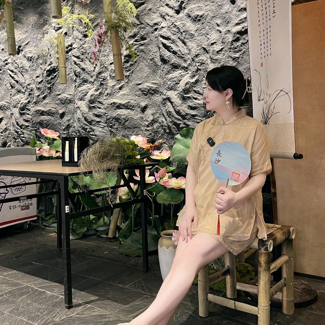 蟹主隆恩唐美丽