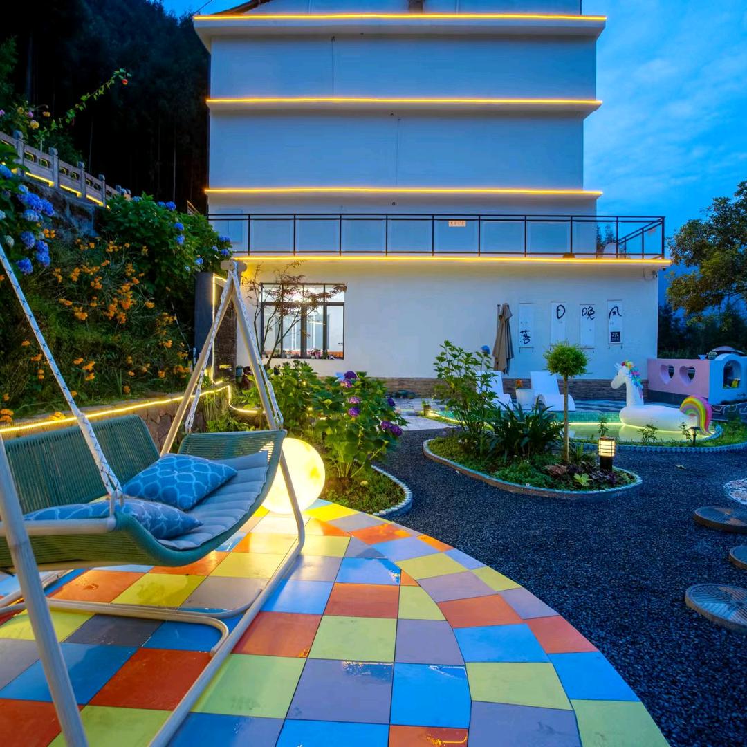 瓦屋山花辰月夕民宿