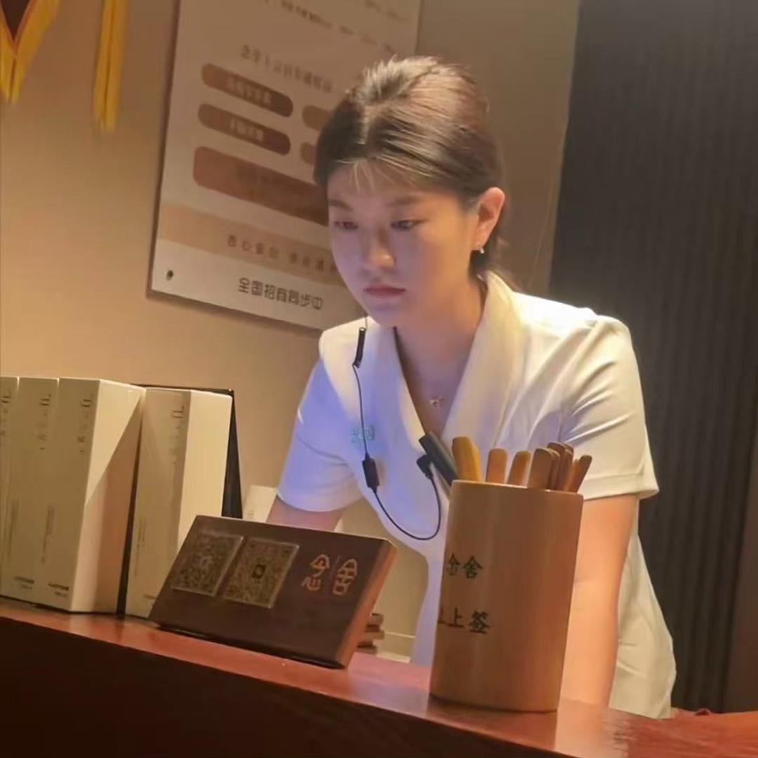 念舍头部SPA-前台小旭