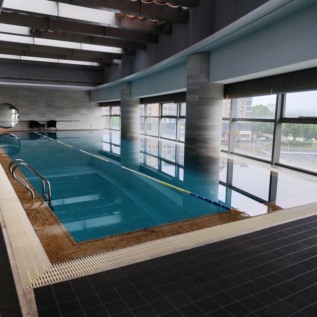 开发区泳冠游泳俱乐部