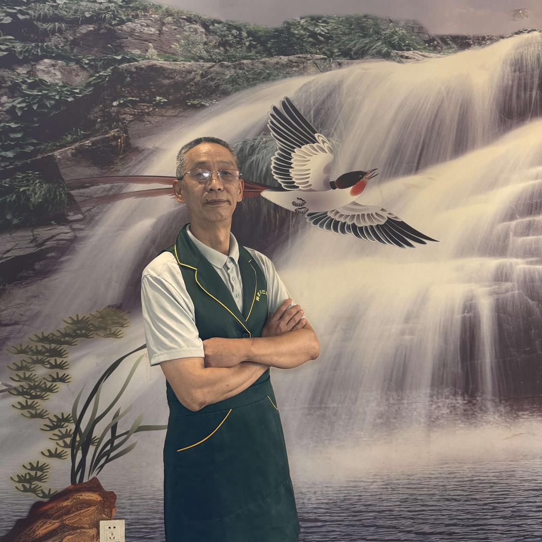 杨老六巴香鱼小吃街店