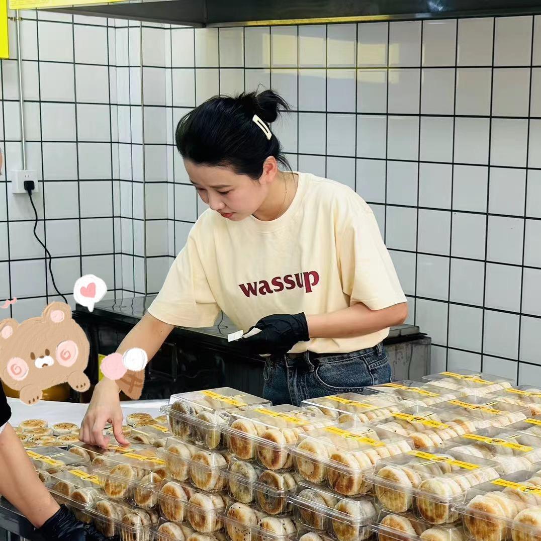 开饼店的小吴-饼叮咚