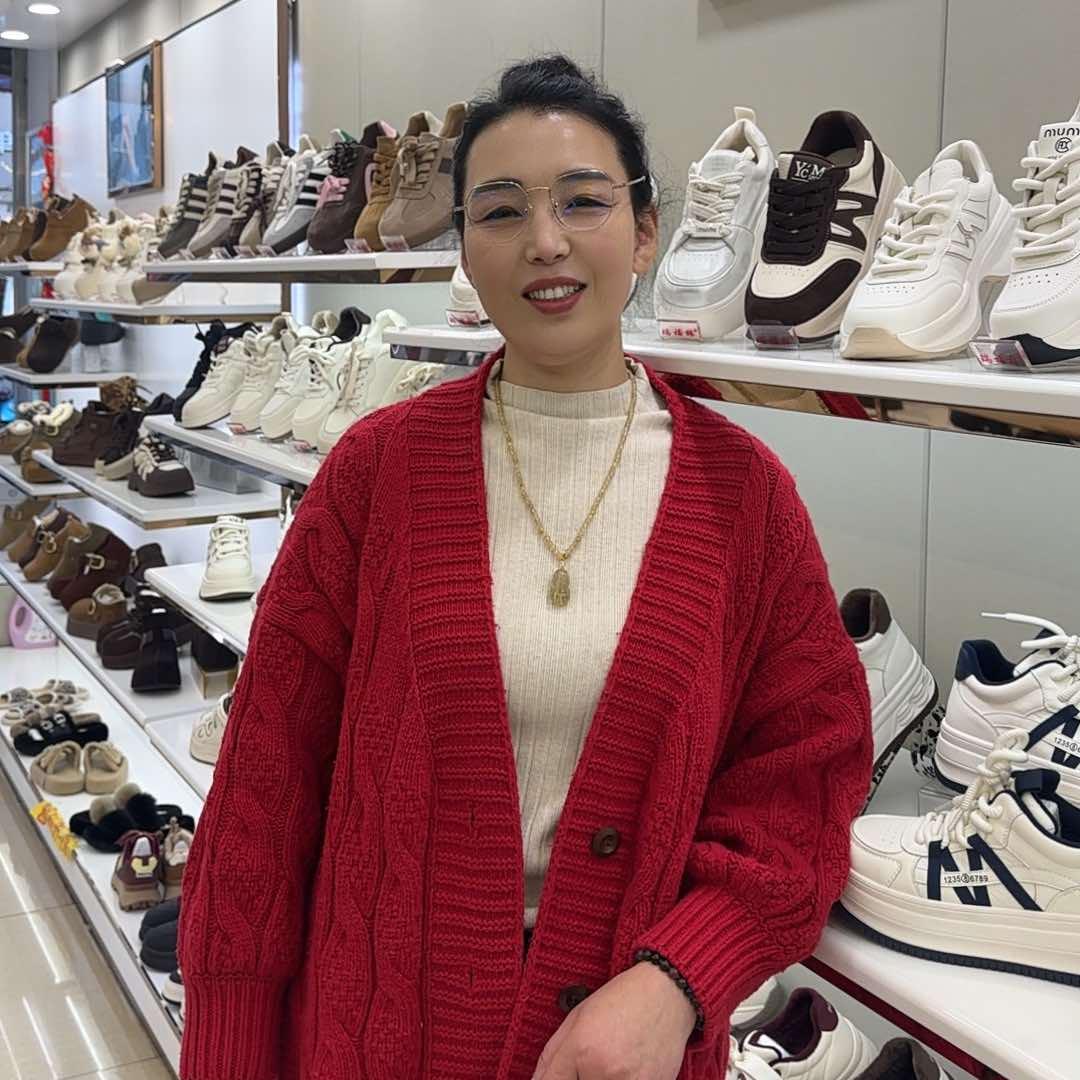 沈姐兴隆县路路通鞋店