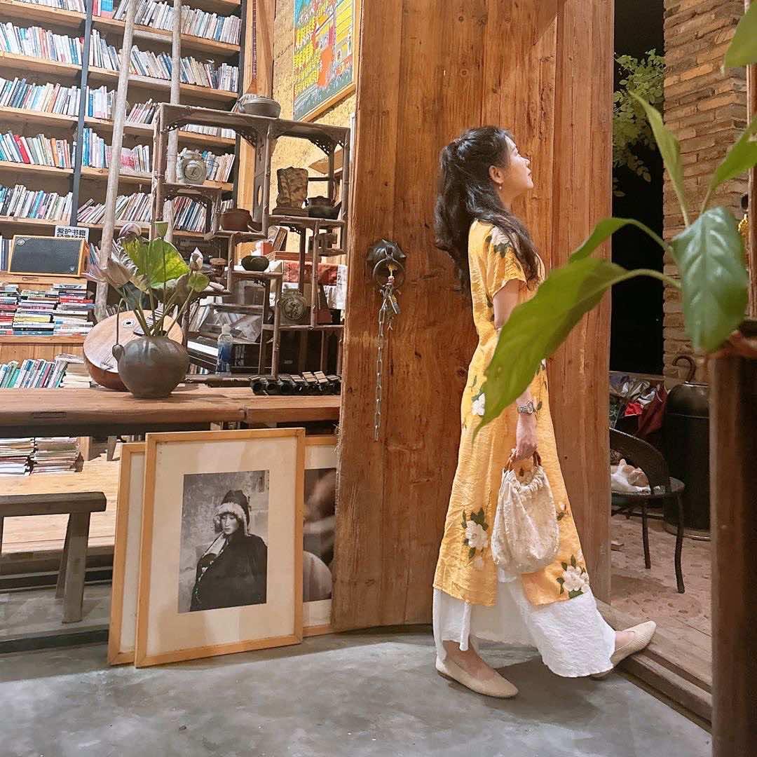 梅州市梅江区拾光里果茶店