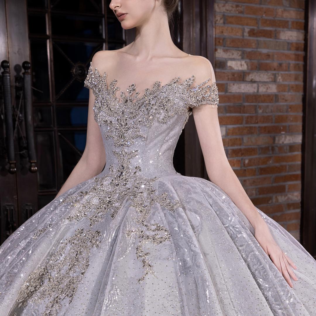 百变造型品牌婚纱集合店