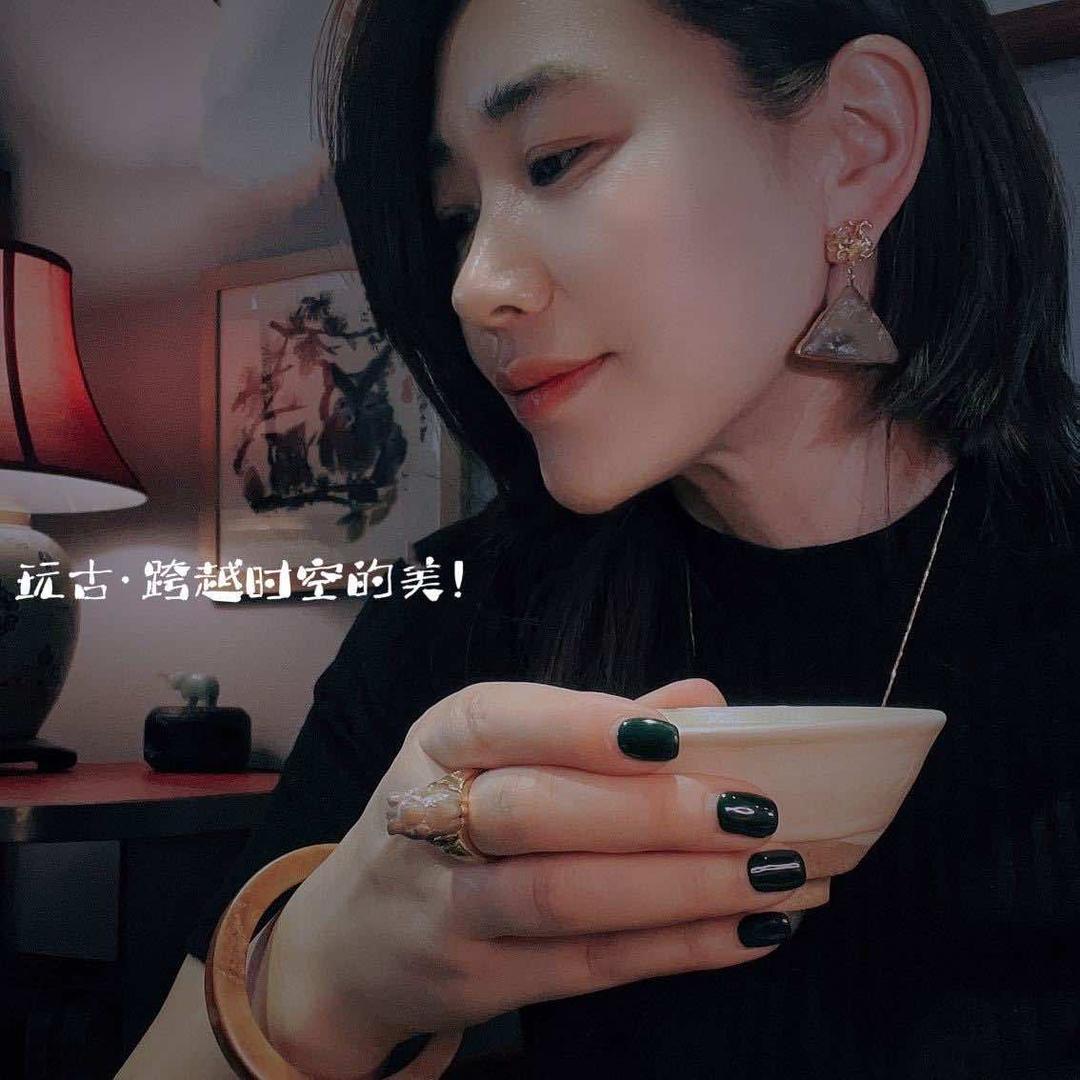 宝月玩古