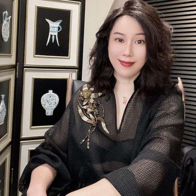 绥中自由的鱼服装店
